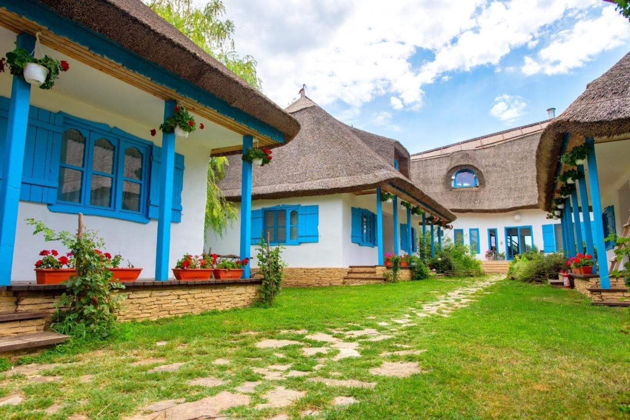 5 Chirpici - Small Traditional Resort Murighiol Exterior photo